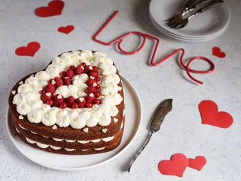 Heart naked cake